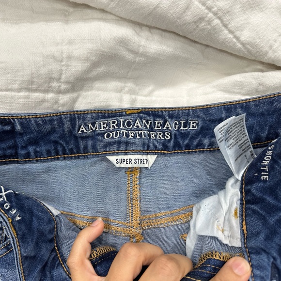 American Eagle stretch Jen shorts - Picture 2 of 4